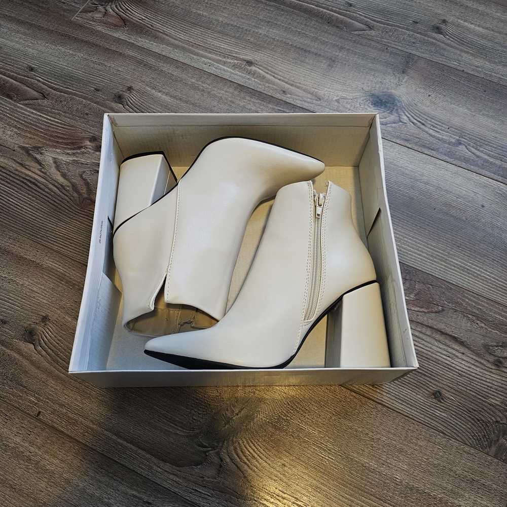 Qupid Cream Ankle Booties